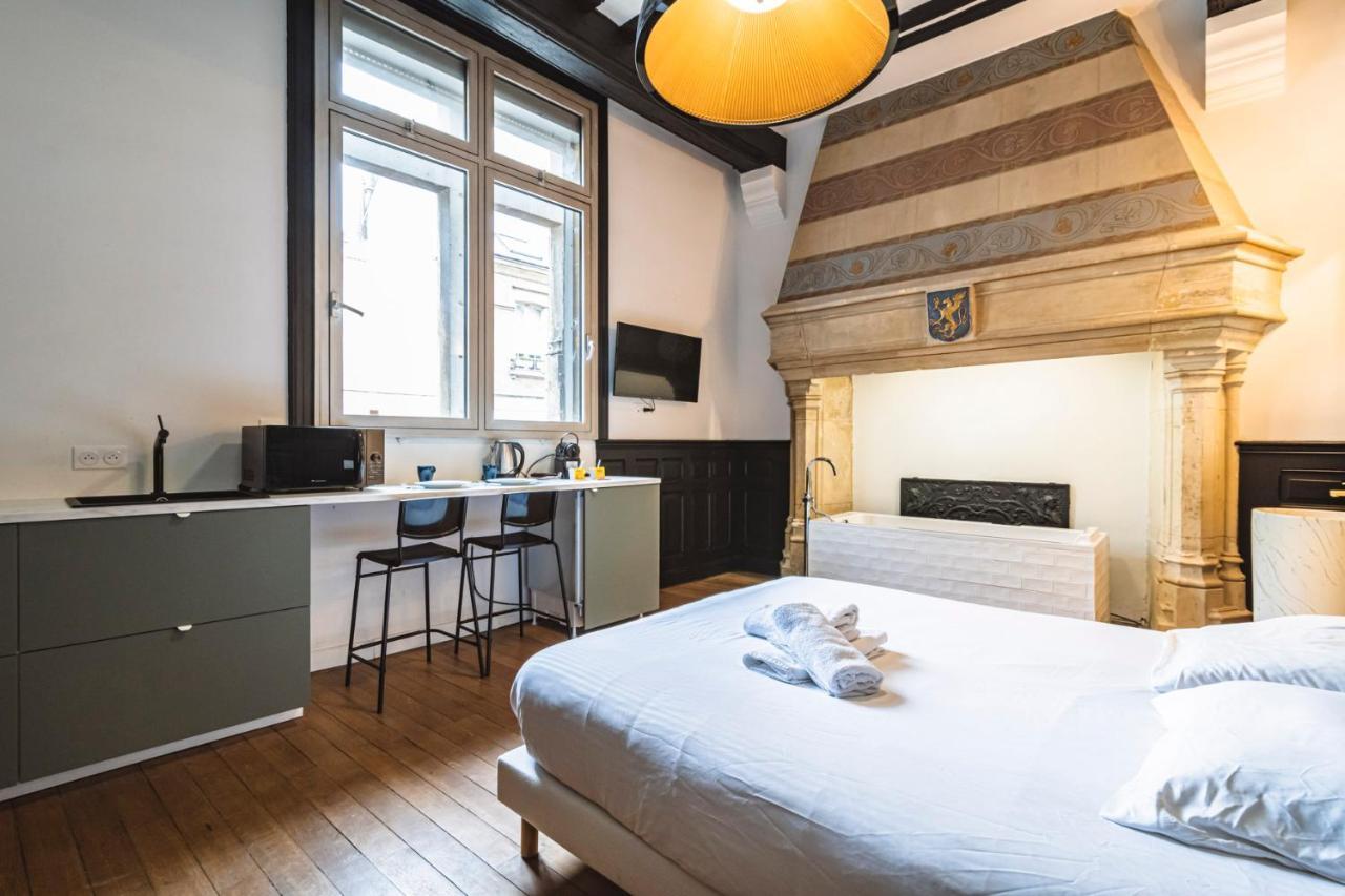 Tournelles Vue Cathedrale- Maison Climatisee Du Xvie Siecle Classee Apartman Reims Kültér fotó